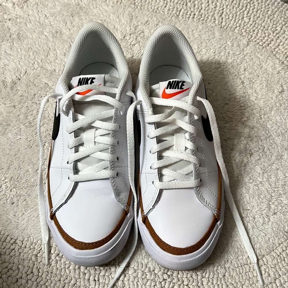 Nike Court Legacy